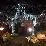Lake House Hotel