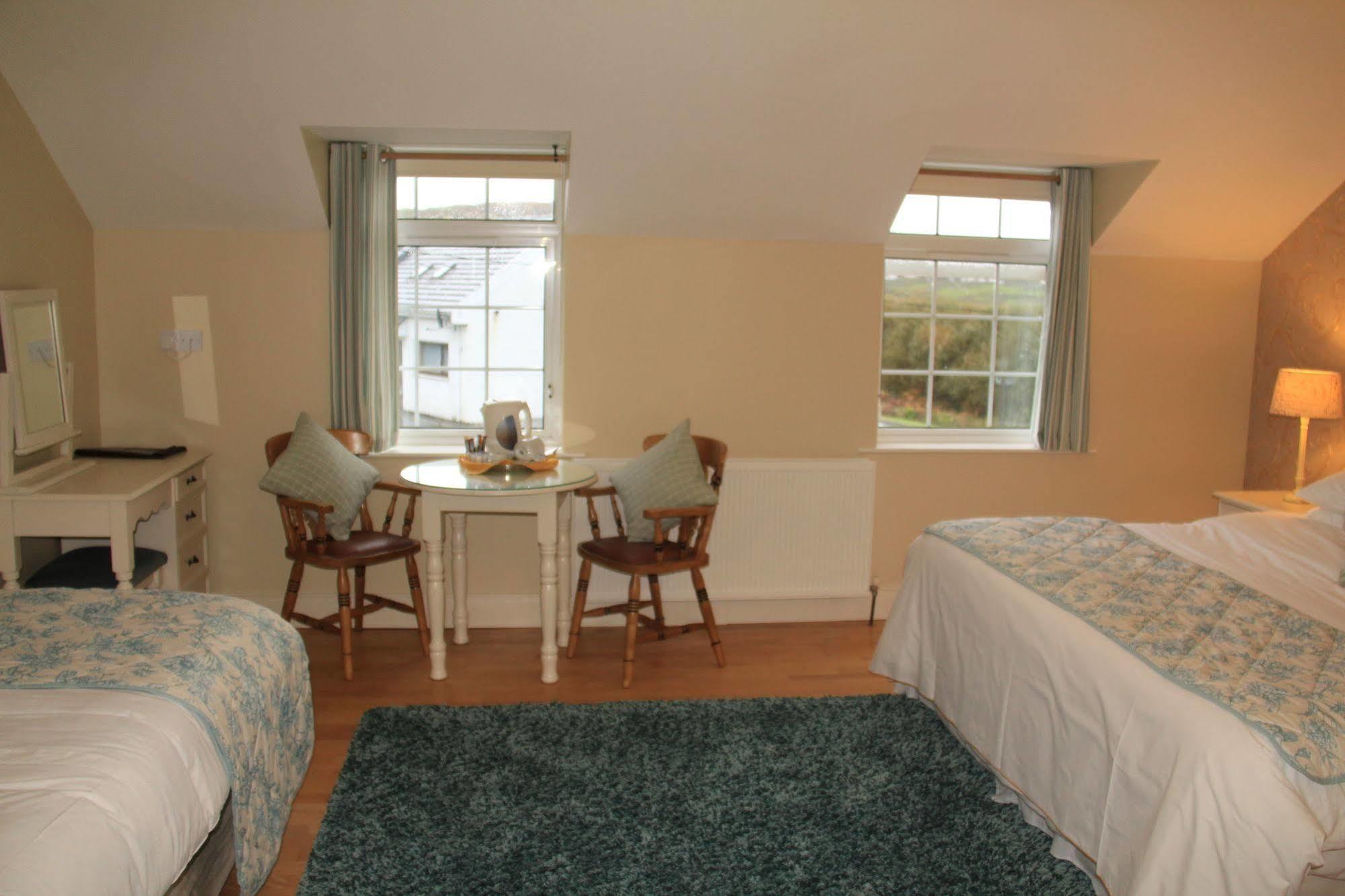 Lake House Hotel 3*